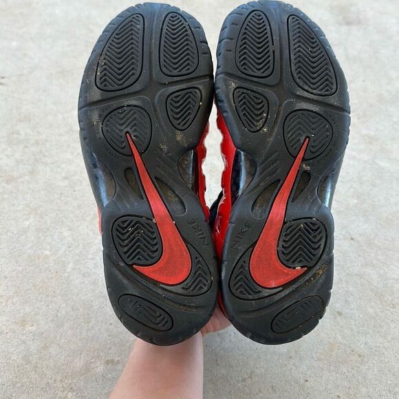 Nike Sneakers Air Foamposite One Youth Size 5.5 Red Habanero - Picture 10 of 14